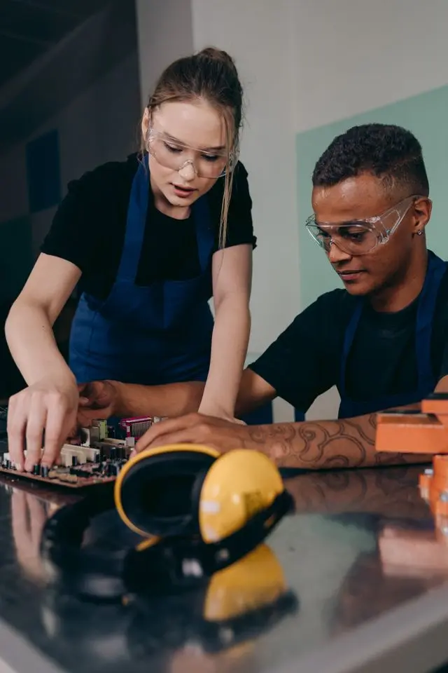 Jovens no programa de capacitação profissional