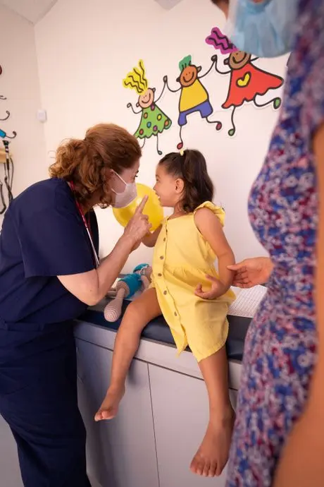 Atendimento de saúde para crianças e famílias